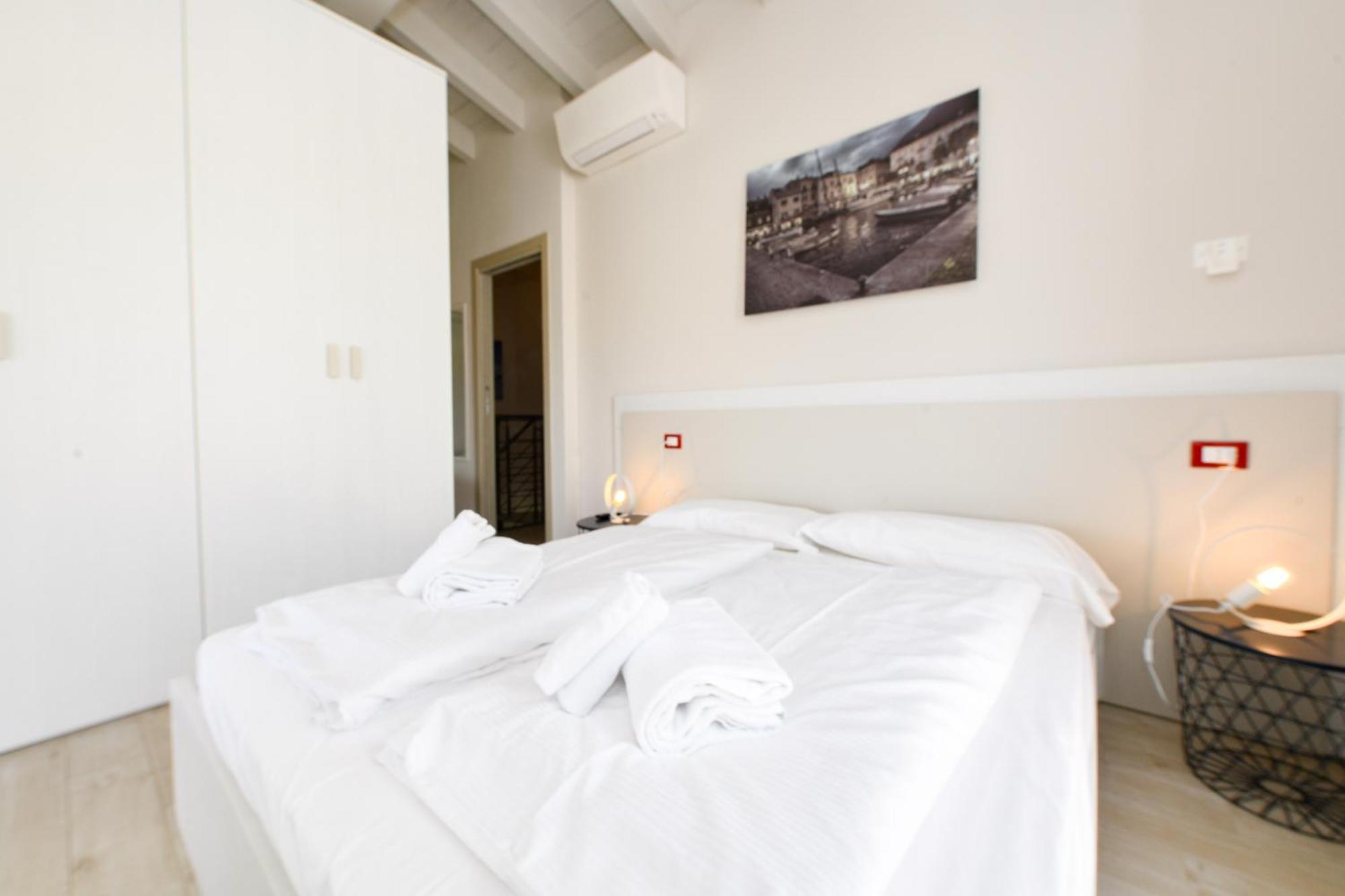 Gardaliva 2 Villa Manerba del Garda Exterior photo